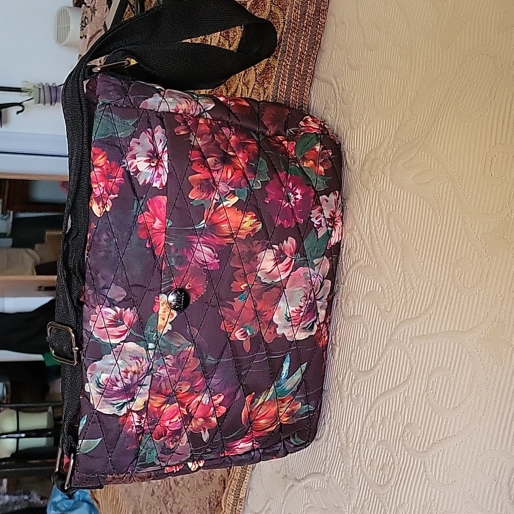 X11X Multi-Color Light Quilted Bag